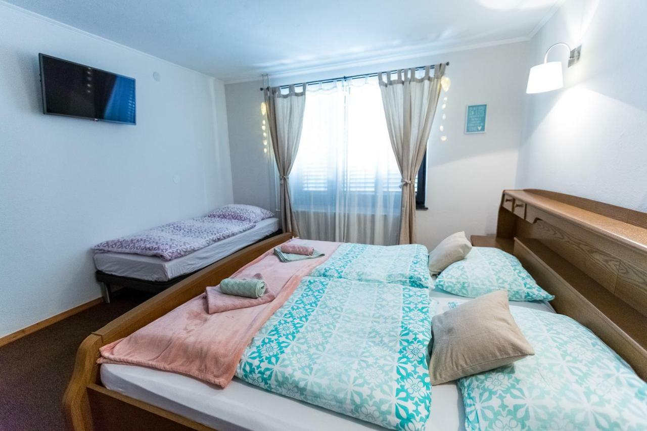 Rooms Malina Blejska Dobrava Extérieur photo